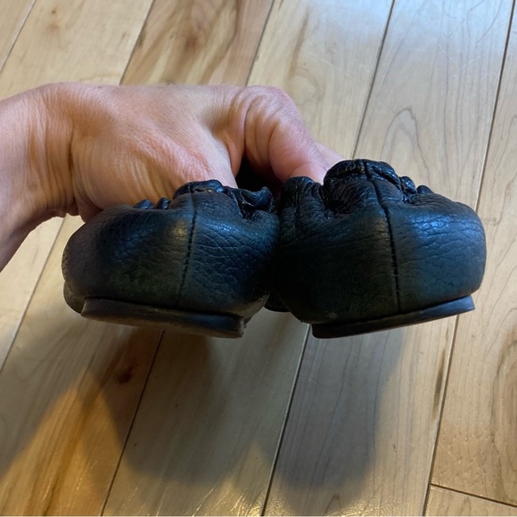 Tory Burch Reva Tumbled Black Leather Tonal ballet flats with leather logo 7.5 - Picture 5 of 6